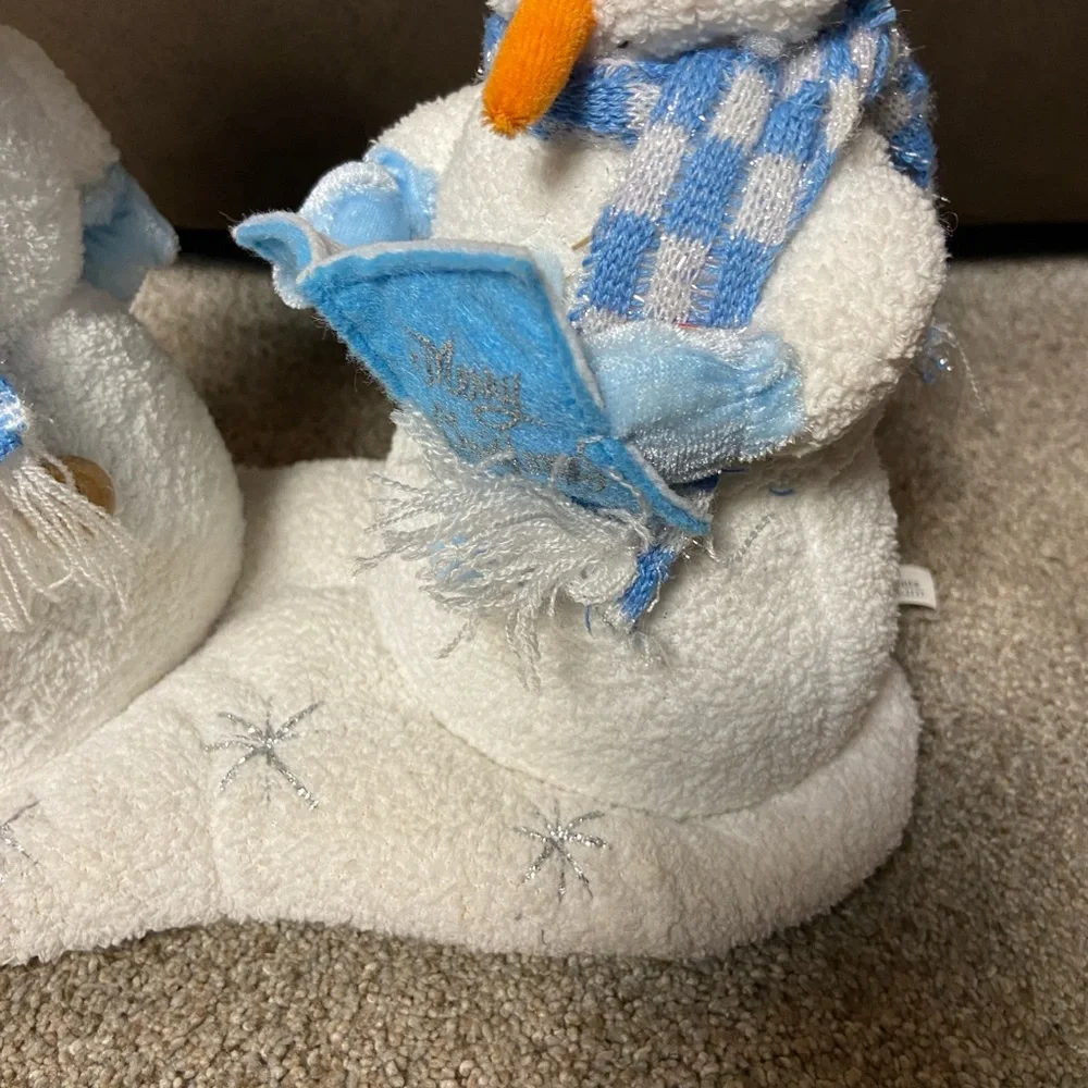 Pan Asian Creations Caroling Snow Couple Snowman w/ Blue Accents *Does NOT Work*